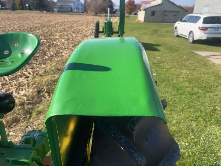 john-deere-model-b-image-54