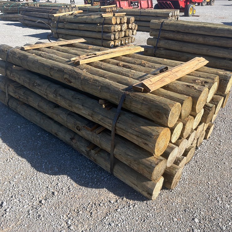 #23873 • BUNDLE OF (28) WOODEN POSTS