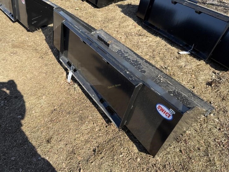 new-swict-72"-universal-attach-bucket-image-1