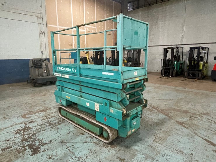 #202-•-airman-encl06-electric-track-scissor-lift-image-3