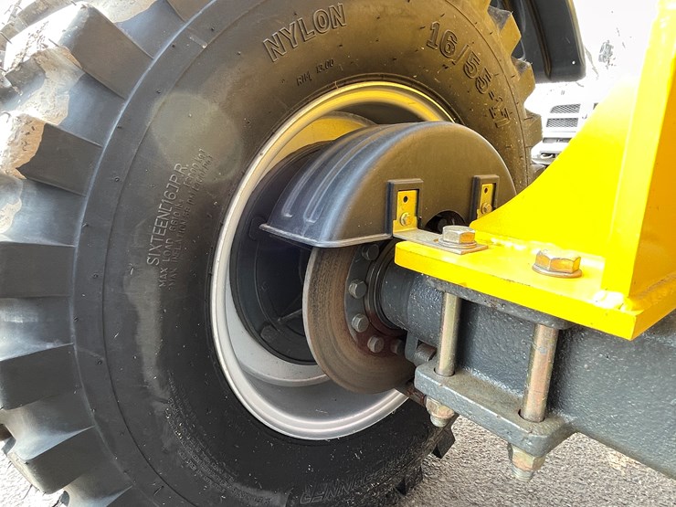 #114-•-new-magnum-3300p-telescoping-wheel-loader-image-18