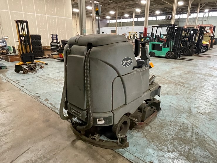 #193-•-advance-condor-axp-electric-floor-scrubber-image-5