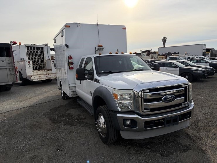 2011-ford-f550-image-2