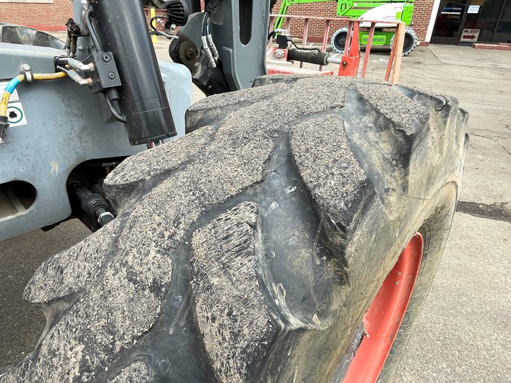 #133-•-2017-skyjack-sj643-telehandler-image-41