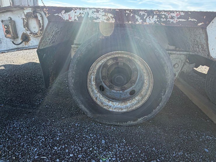 #30964-•-2004-ferree-lt-35t-tandem-axle-lowboy-trailer-image-7