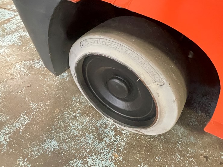 #175-•-2015-toyota-propane-forklift-image-21