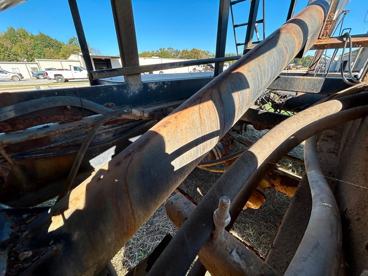 2011-magnolia-trailer-image-27