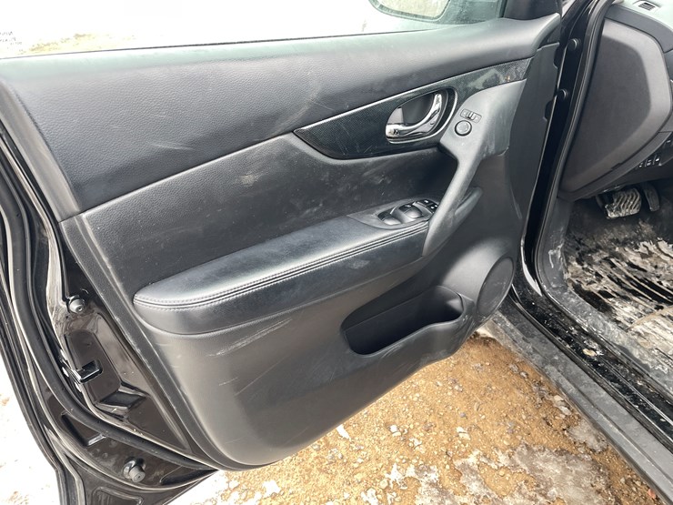 2015-nissan-rogue-sl-image-23