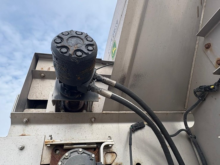 2019-john-deere-r-image-55