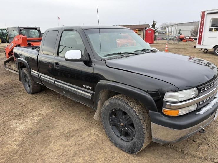 2000-chevrolet-1500-image-3