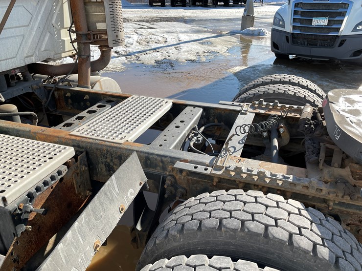 2012-international-prostar-image-18