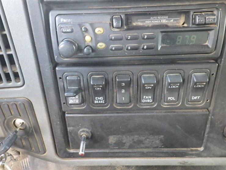 2007-international-7600-image-41