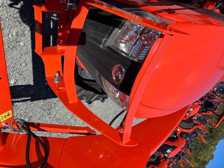 2023-kubota-l3560-image-27