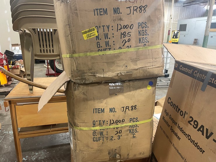 #7651-•-misc.-speakers,-electronic-parts-and-tripp-lite-battery-clips-image-18