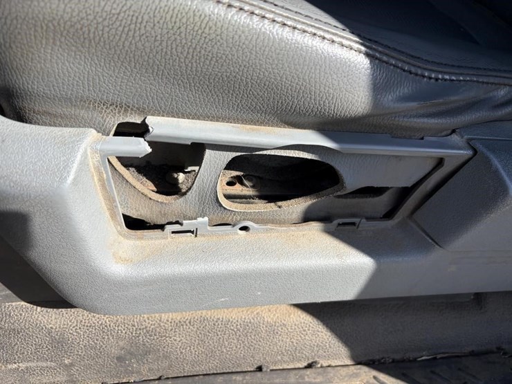 2013-ford-f150-xl-image-18