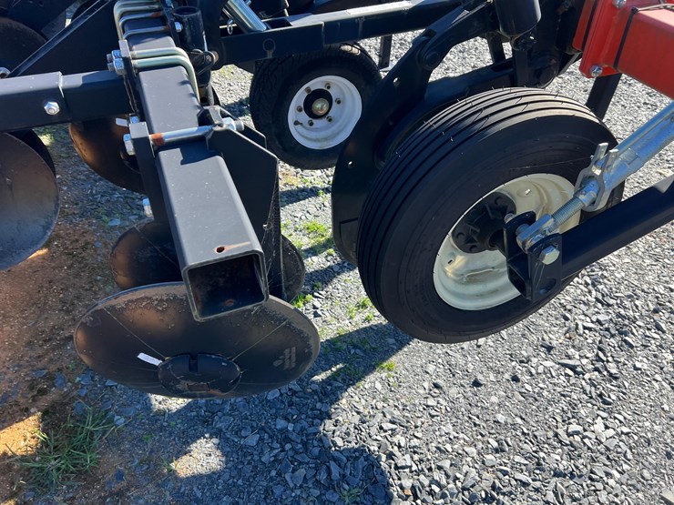 2021-white-251-image-6