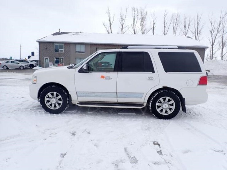 2009-lincoln-navigator-image-8