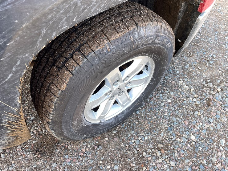 #1525-•-2012-gmc-sierra-sle-pickup-truck-(has-mn-title)-image-16