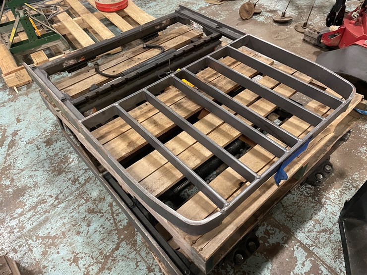 #7672-•-(2)-hydraulic-forklift-side-shift-carriages-image-4