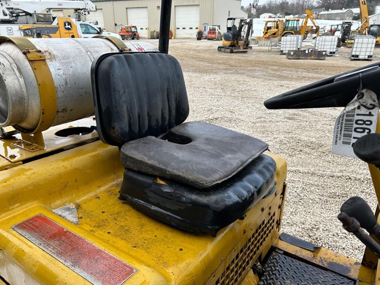 caterpillar-v40b-image-15