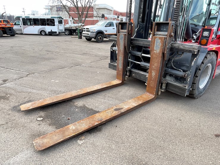 #106-•-2018-kalmar-dcg-120-12-diesel-forklift-image-9