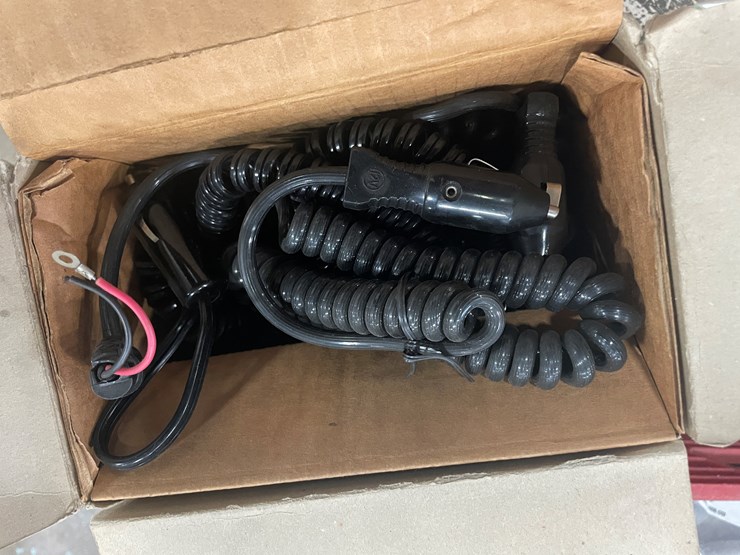 #7657-•-assorted-shop-items-and-supplies-image-15