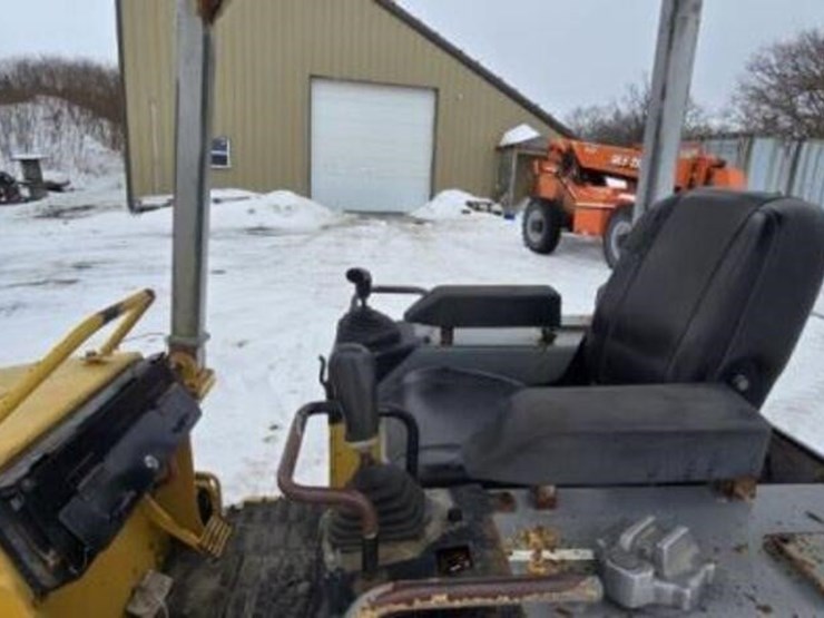 1998-komatsu-d21a-image-10