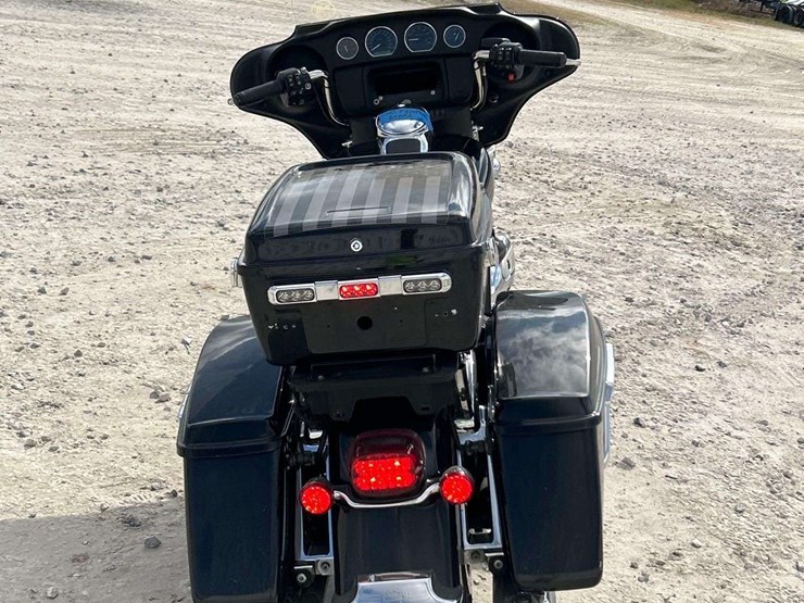 2021-harley-davidson-flhp-road-king-motorcycle-image-24