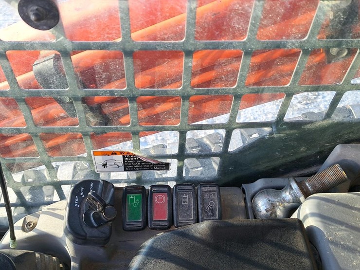 2015-kubota-svl75-2-image-16