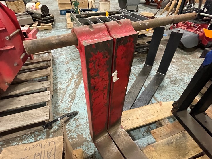 #7670-•-set-of-forklift-pallet-forks-image-3