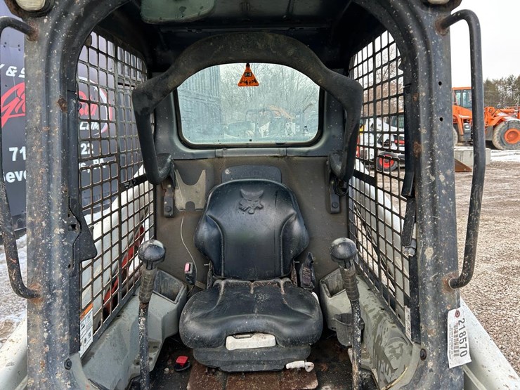 2017-bobcat-t450-image-12