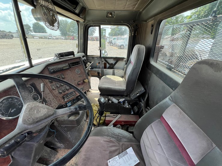 1996-international-a-image-58