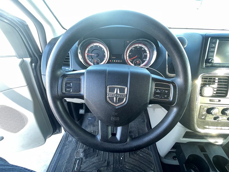 2013-dodge-grand-caravan-image-29