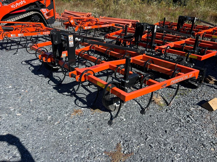 2023-white-251-image-7