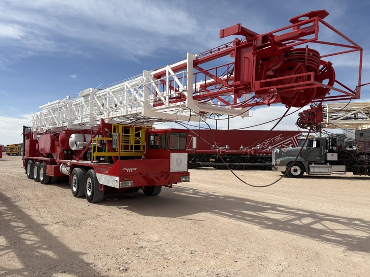 2007-rig-works-mustang-550-dd-5-axle-well-service-rig-image-3