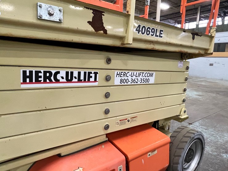 2012-jlg-4069le-image-18