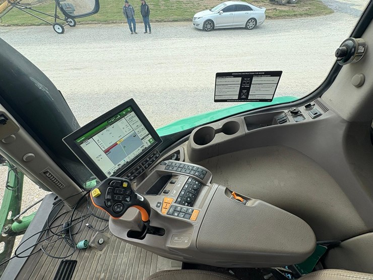 2019-john-deere-r-image-15