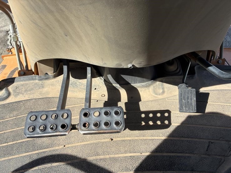 2007-case-580sm-image-26