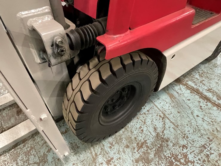 #184-•-toyota-9-runner-electric-forklift-image-14