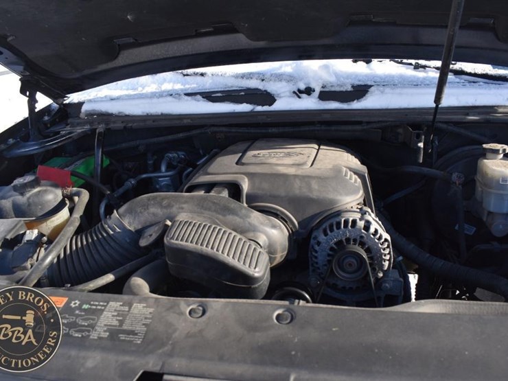 2013-chevrolet-tahoe-ls-image-37