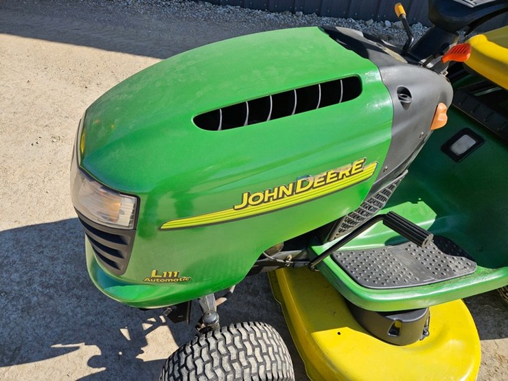 john-deere-l111-image-10