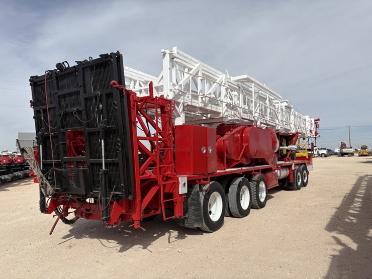 2007-rig-works-mustang-550-dd-5-axle-well-service-rig-image-8
