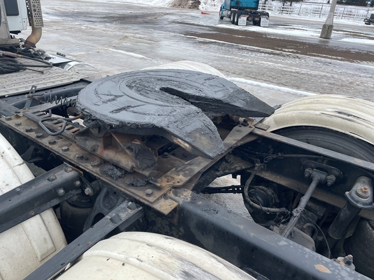 2022-kenworth-t680-image-18