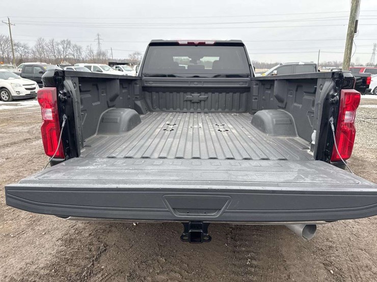 2024-chevrolet-3500-image-19