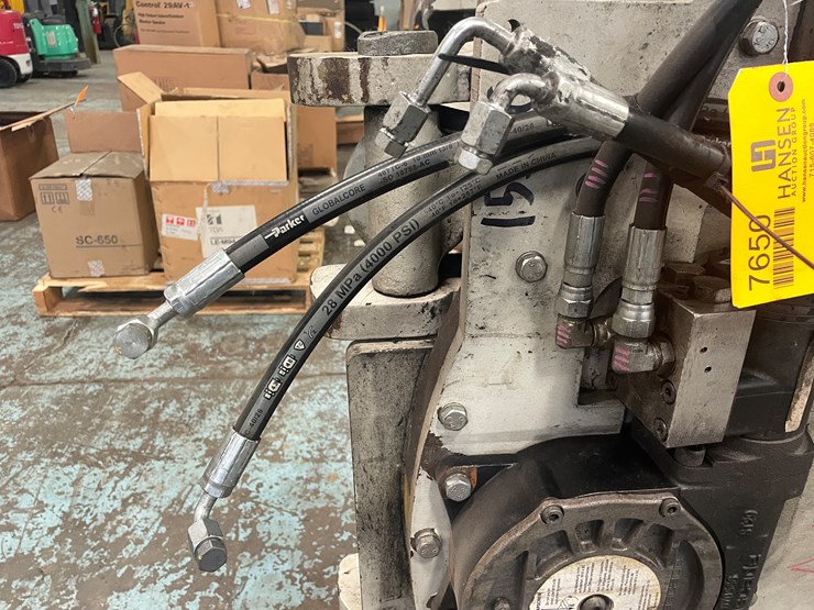 #7650-•-cascade-forklift-attach-roll-clamp-image-7