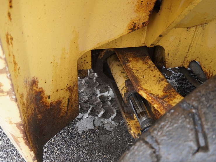 #106-•-hyster-135-forklift-image-41