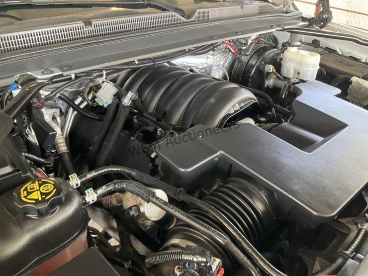 2015-chevrolet-tahoe-image-12