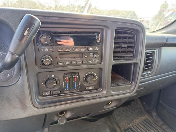 2005-chevrolet-1500-image-9