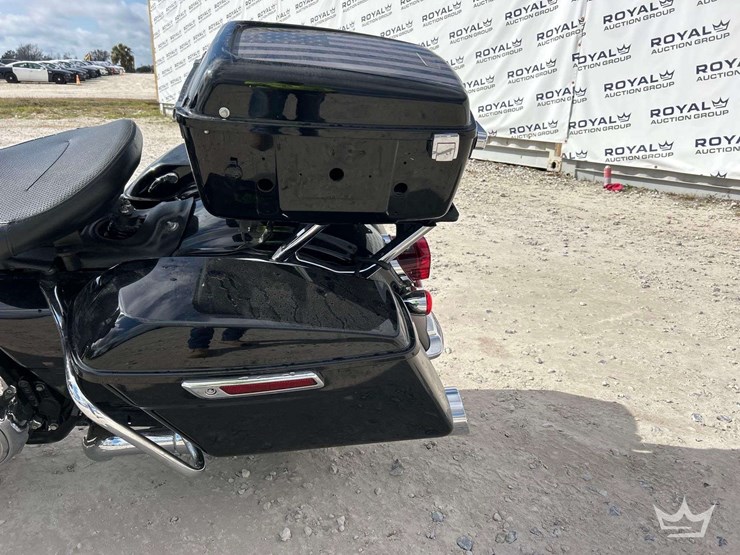 2021-harley-davidson-flhp-road-king-motorcycle-image-17