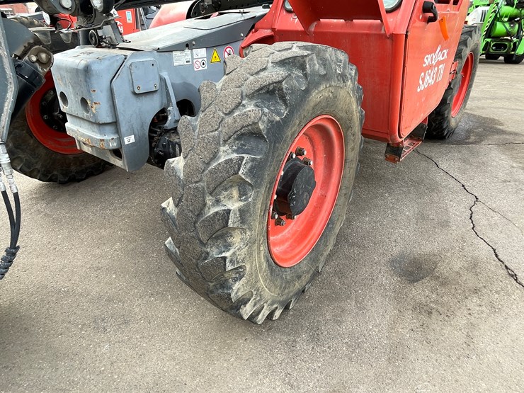 #133-•-2017-skyjack-sj643-telehandler-image-16